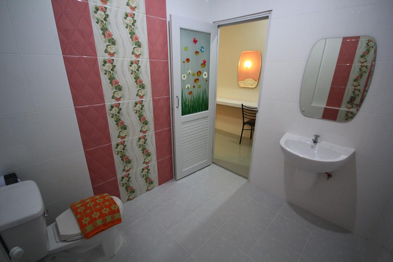 Orapan Place Lampang Exterior photo