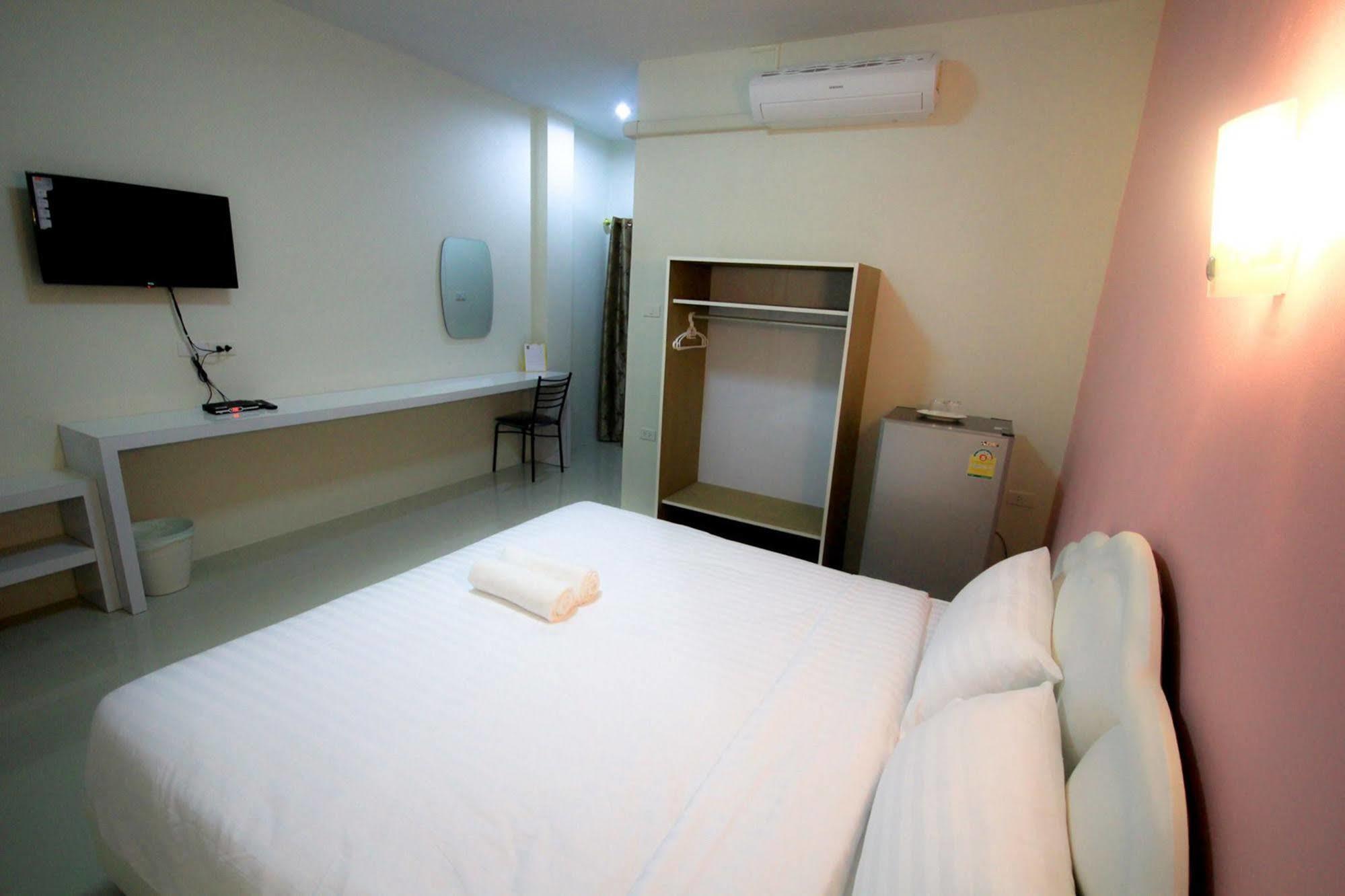 Orapan Place Lampang Exterior photo